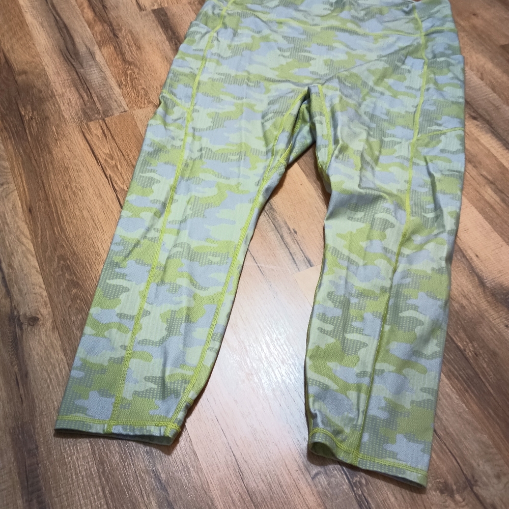 Fabletics crops - Picture 2 of 6
